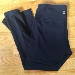 Lululemon black crop leggings